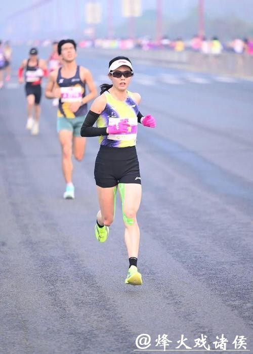 31分54秒完赛，张德顺刷新中国女子10公里路跑最好成绩