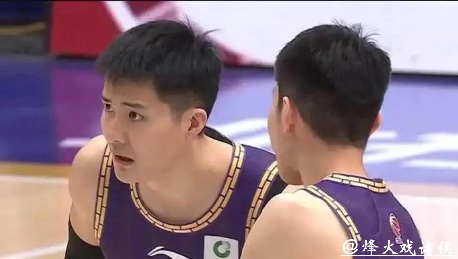 重磅消息:翟晓川小腿受伤,崔永熙与麦考尔即将复出,朱松玮意外伤退 重磅消息:翟晓川小腿受伤,崔永熙与麦考尔即将复出,朱松玮意外伤退